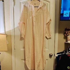 Barbizon Cream Nightgown with Lace